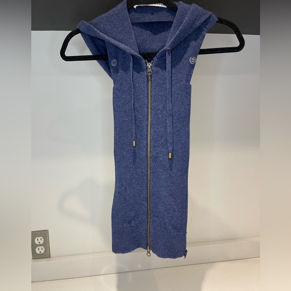 $298 Veronica Beard Denim Blue 100%Cashmere Hoodie Dickey jacket insert Gold zip